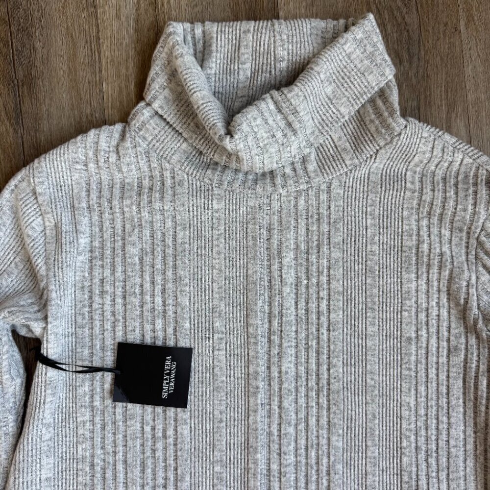 Simply Vera Vera Wang Soft Turtle Neck Sweater - size Small - Picture 2 of 2
